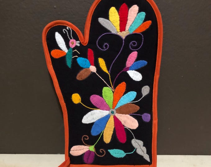 Hand Embroidered Otomi Oven Mitt / Pot Holder from Hidalgo, Mexico - Right-handed