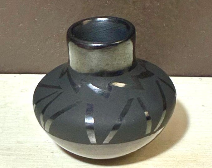 Mata Ortiz Olla Pottery by Vero Hernandez (Chihuahua, Mexico)