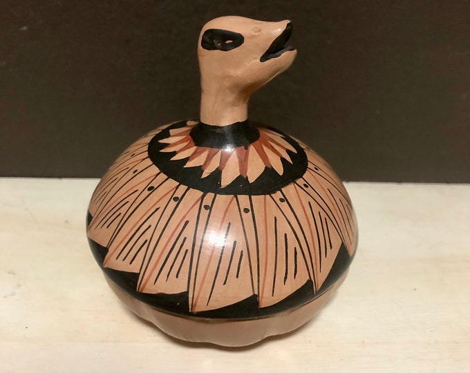 Mata Ortiz Olla with lid by Marta Gonzales (Chihuahua, Mexico)