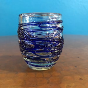 Handgeblazen tonvormig shotglas (2,5 oz)