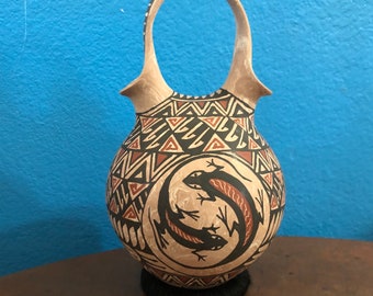 Mata Ortiz Wedding Vase Olla by Manuel Mora (Chihuahua, Mexico)