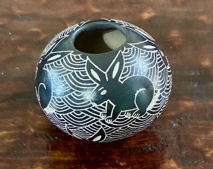 Mata Ortiz Ceramic Olla with Rabbits by Alex Ortega and VIviana Silveira (Chihuahua, Mexico)