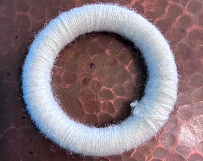 4” White Pottery Ring Display Stand