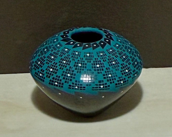 Mata Ortiz Olla Pottery by Ivon Marin (Chihuahua, Mexico)