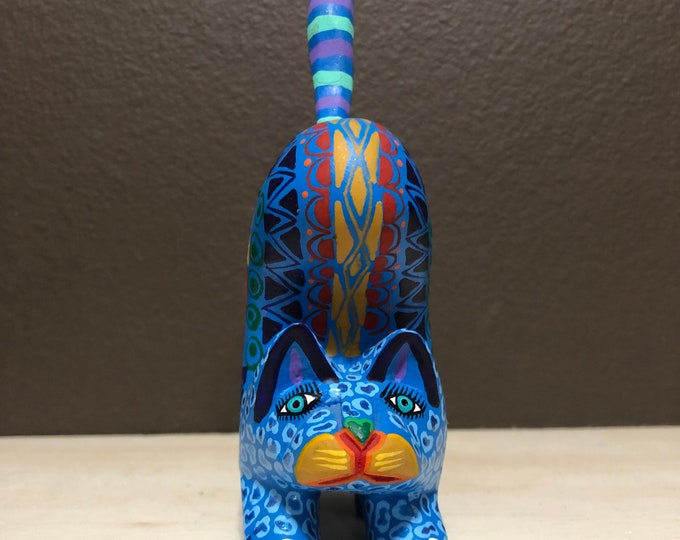 Alebrije Cat Handcrafted Wood Carving by Zeny Fuentes & Reyna Piña from Oaxaca, Mexico.