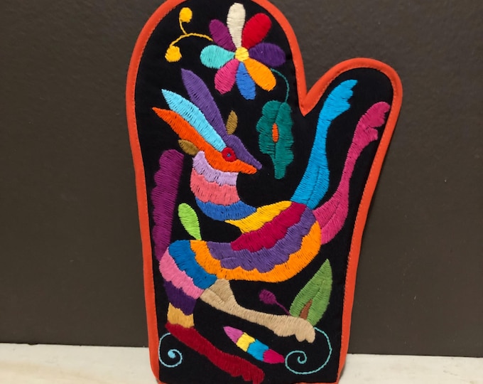 Hand Embroidered Otomi Oven Mitt / Pot Holder from Hidalgo, Mexico - Left-handed