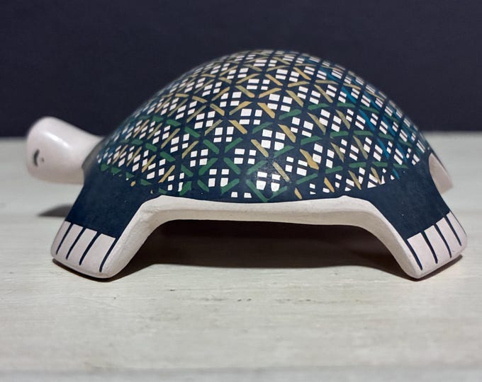 Mata Ortiz Ceramic Turtle by Martha Hernandez (Chihuahua, Mexico)