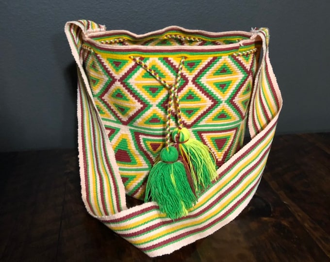 Authentic Wayuú Single Thread Mochila Bag from Colombia