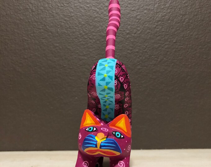 Alebrije Cat Handcrafted Wood Carving by Zeny Fuentes & Reyna Piña from Oaxaca, Mexico.