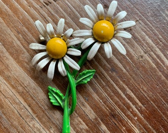 1960’s Double Daisy Brooch