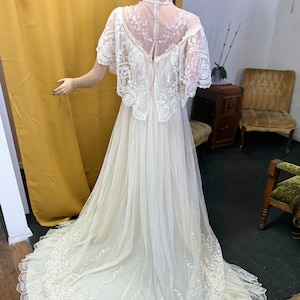 1970s lace wedding gown image 3