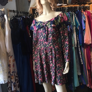 1980’s Vintage floral off shoulder dress