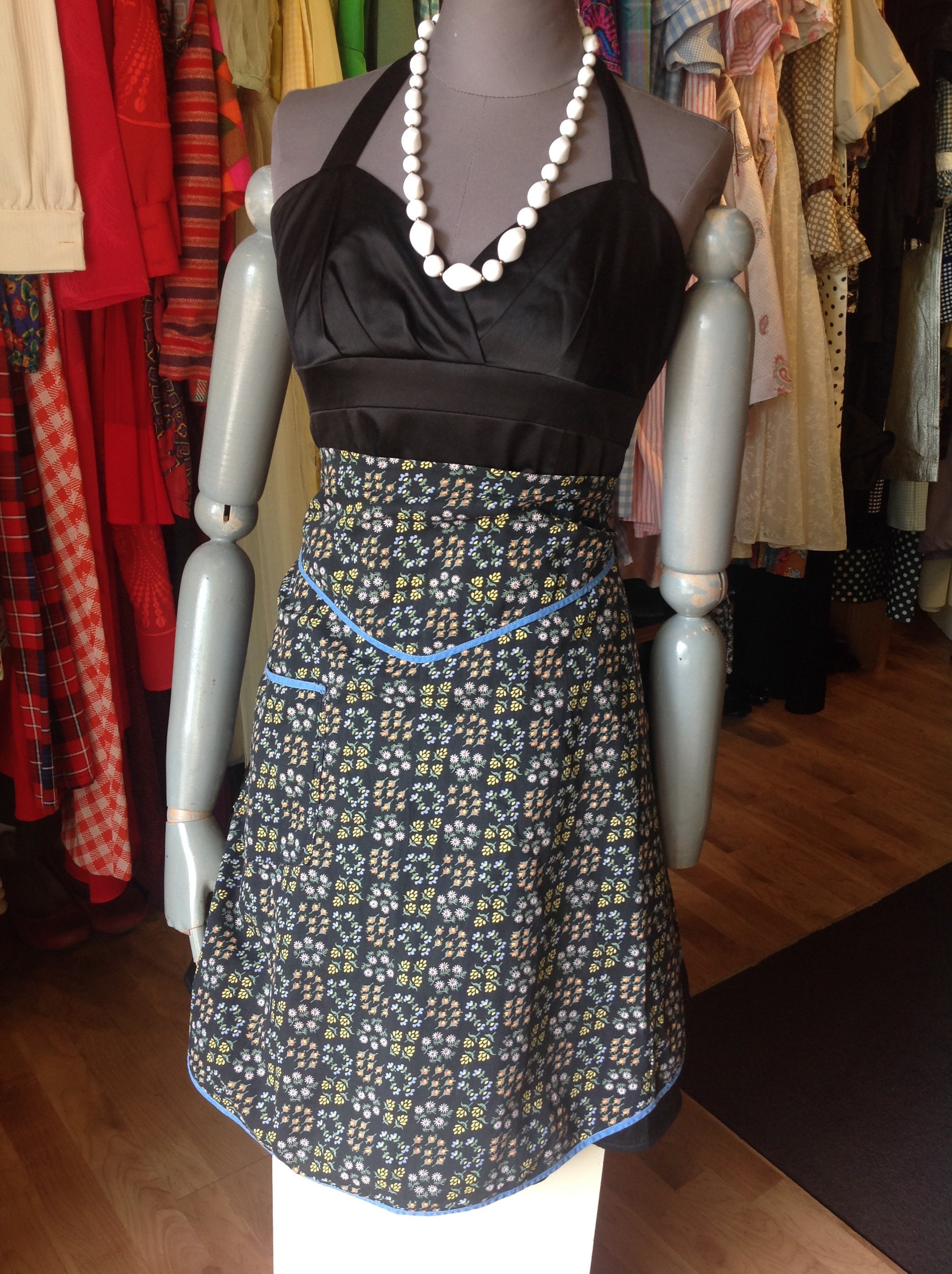 Black Floral Apron - Etsy