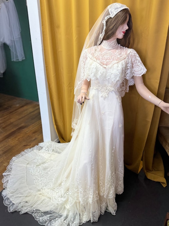 1970s lace wedding gown - image 1