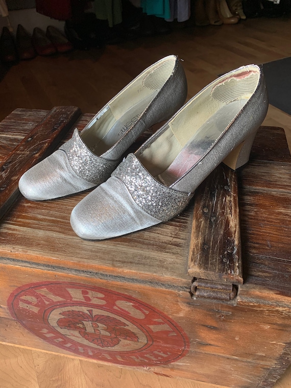 Vintage 1970s Sweet Steps Silver Heels