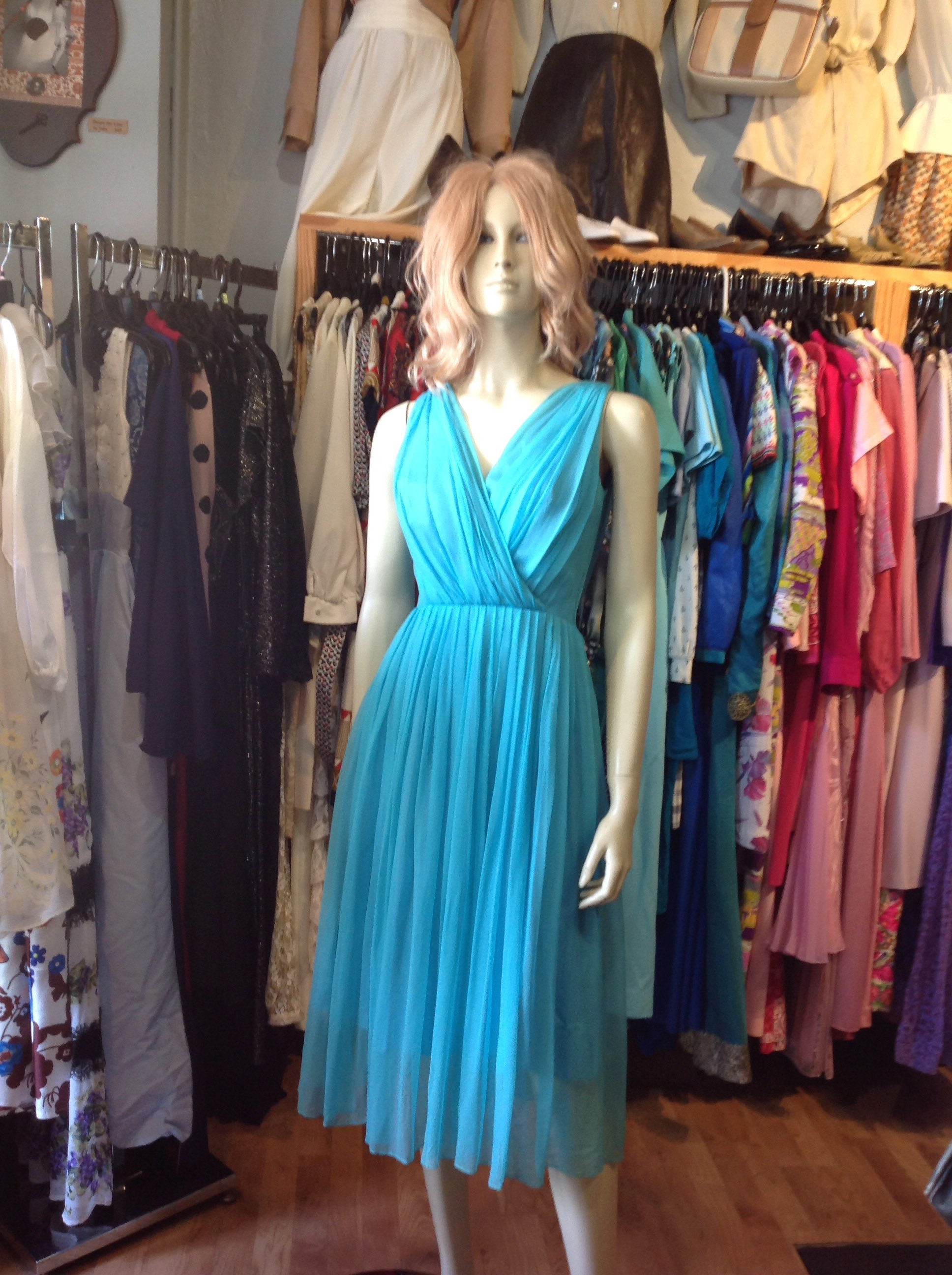 V-neck blue chiffon party dress