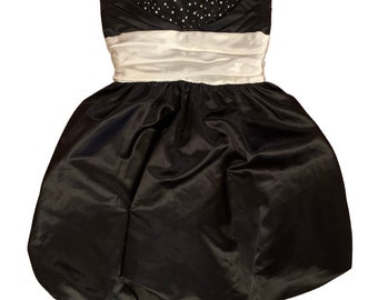 Black and white Blondie Nites formal dress with Pearl accents