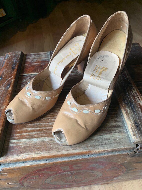1940s Vintage Paradise Shoes - image 3