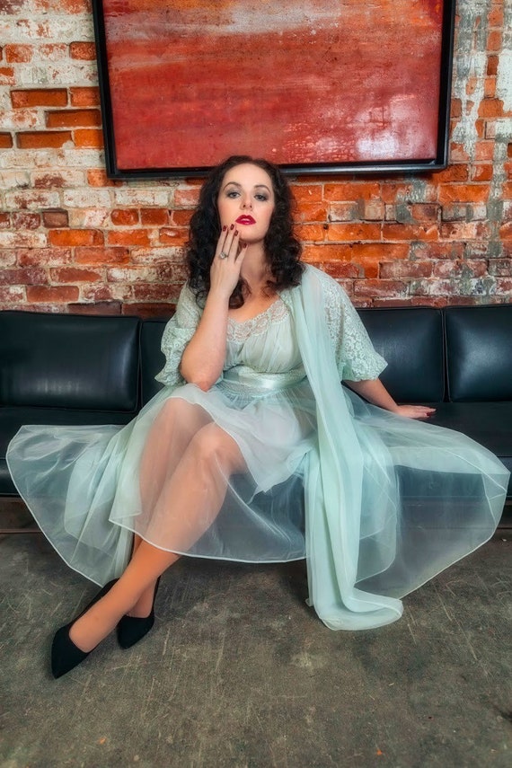 1960s blue vanity fair peignoir set