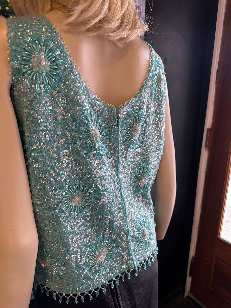 1960s Blue Floral Design Tank Top image 8