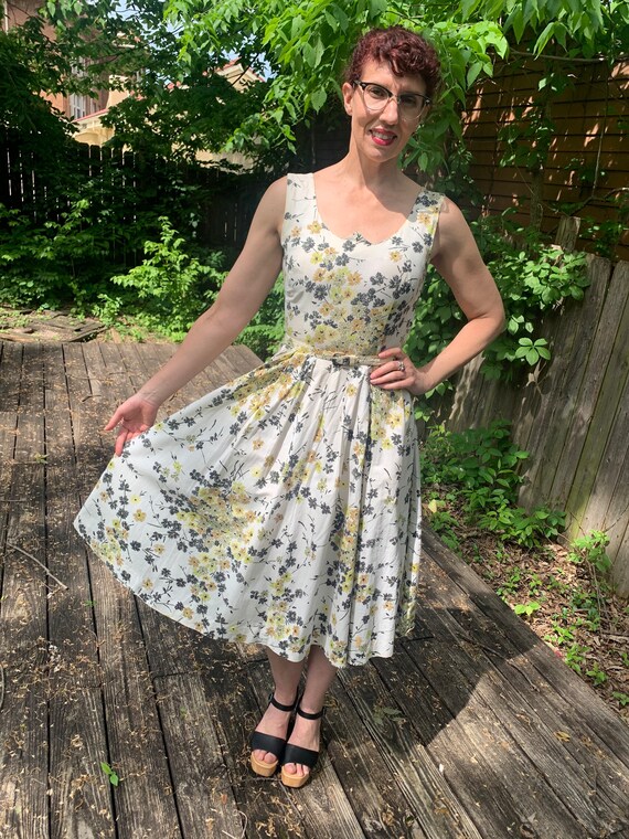 1950s floral cotton dress - image 3