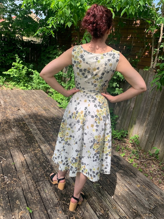1950s floral cotton dress - image 2