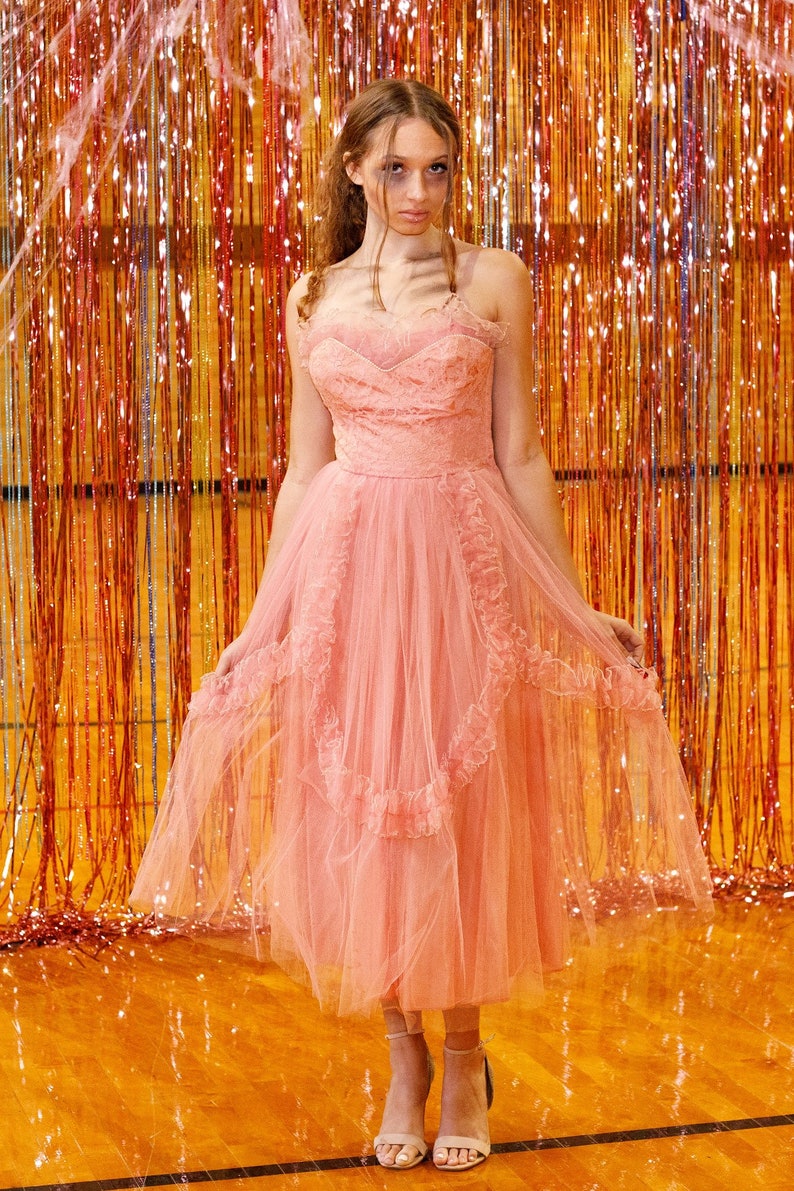 1950s vintage pink tulle prom dress image 1