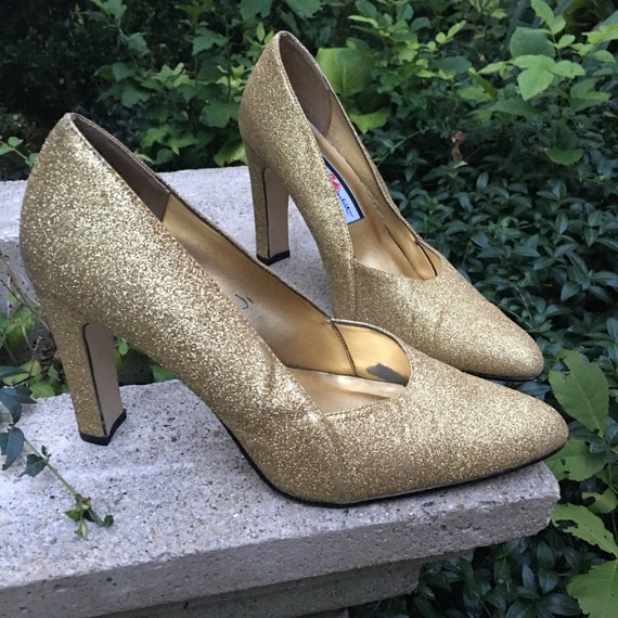 Gloria Vanderbilt gold glitter heels