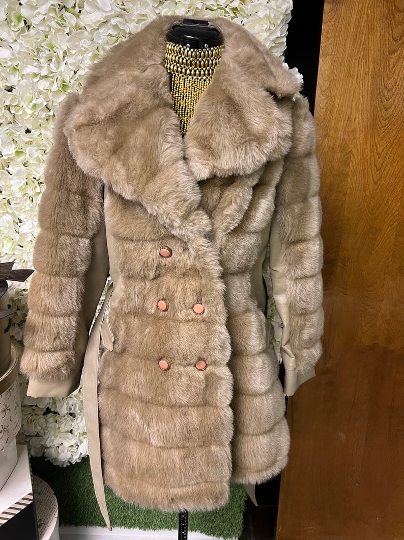 Manteau années 60/70 en cuir marron avec fausse fourrure image 2