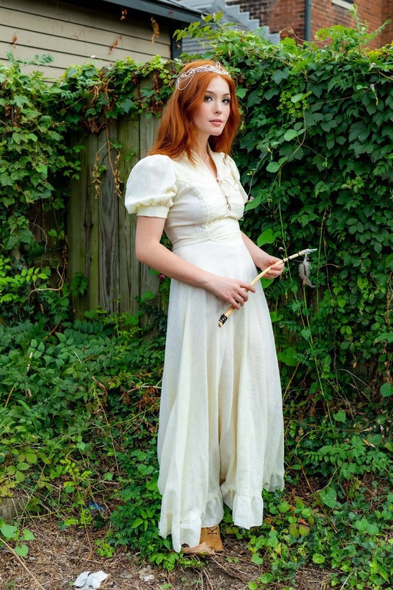 1970s boho Gunne Sax Renaissance style ivory dress
