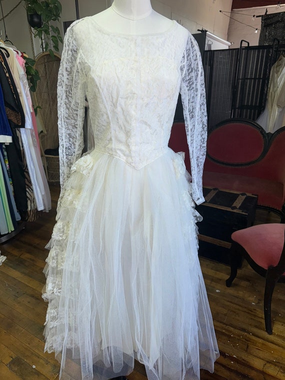 Late 1940s early 1950s wedding/prom gown