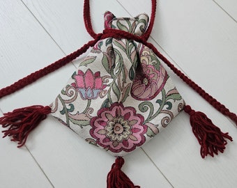 Embroidered bag / pouch for medieval / fantasy / LARP / cosplay - floral