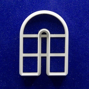 Arched pendant polymer clay cutter