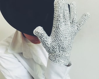 Michael Jackson white glove