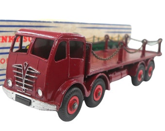 1950s Vintage Dinky 905 Foden flatbed with chains, 2nd type cab. Toy Collectible. Made in England
