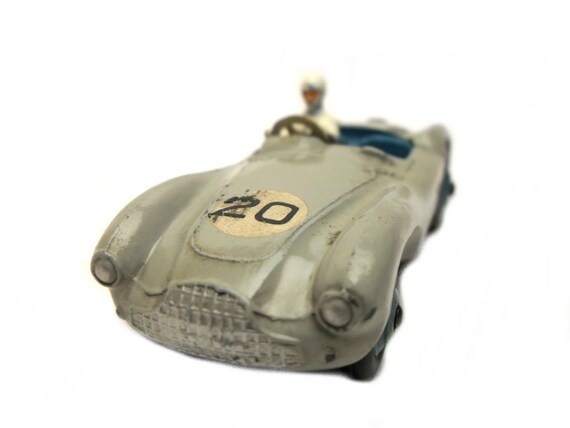 DINKY TOYS 110 ASTON MARTIN DB3 (Gebraucht) in Seuzach für CHF 35 - mit