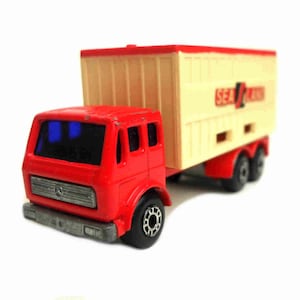 1970s Vintage Matchbox Superfast 42e Mercedes Container Truck - &quot;Sealand&quot; Toy Collectible. Made in England