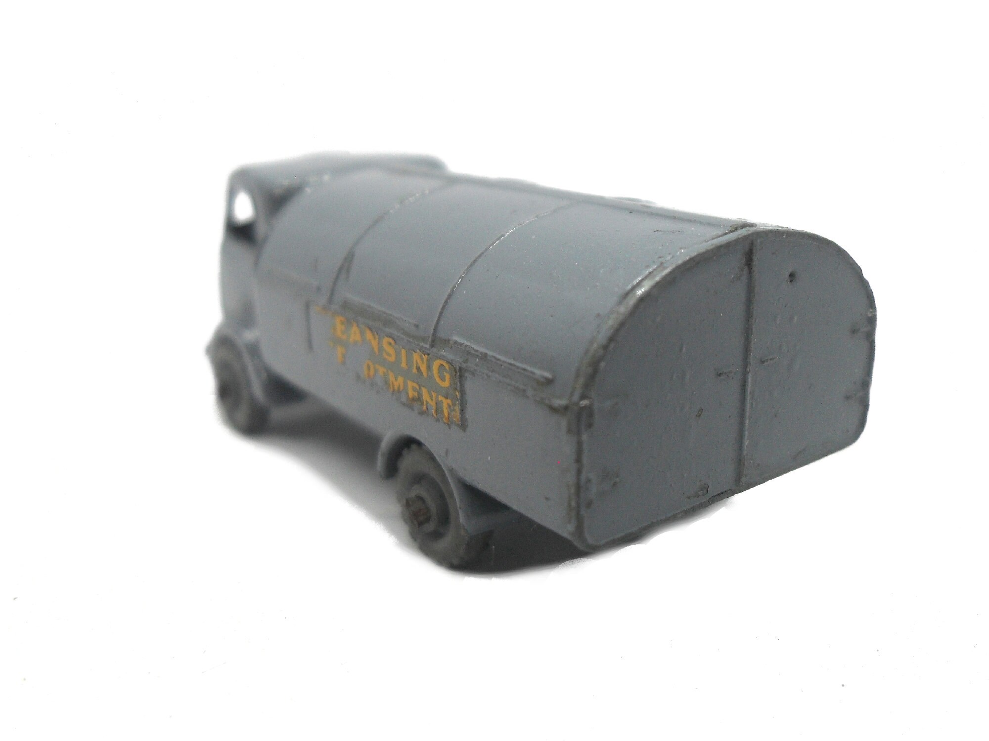 NM Matchbox 38-A Refuse Wagon on Gray Metal Wheels in the Box – The
