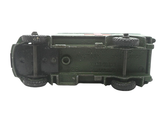 1950 年代のビンテージ Dinky 626 軍用救急車玩具、イギリス製