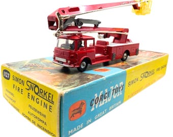 Vintage 1/43 Scale CORGI Simon Snorkel Fire Engine - Nice