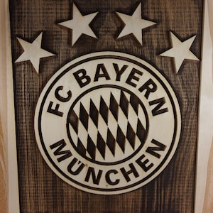 FC Bayern Munich - Mia San Mia - Engraved Wooden Plaque with Bark