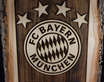 FC Bayern Munich - Mia San Mia - Engraved Wooden Plaque with Bark