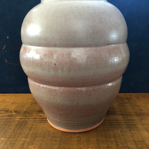 Jim Whalen Pottery Vase, Made in North Carolina, Bee Hive Shape