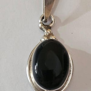 Dainty Oval Taxco Black Onyx Pendant TD-29