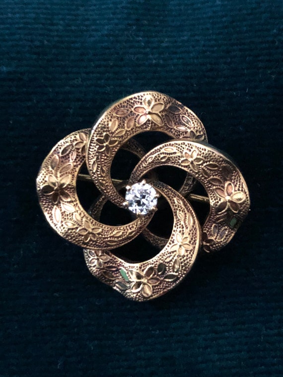 Krementz 14k Art Nouveau Brooch with European Cut 