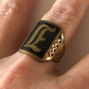 Antique Men’s Signet Ring, Features E