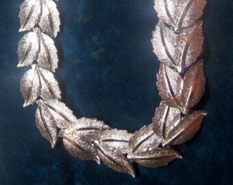Vintage Silver Tone Leaf Necklace