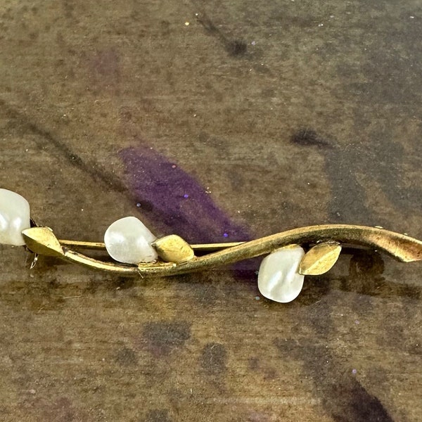 Baroque Pearl Goat Willow Branch