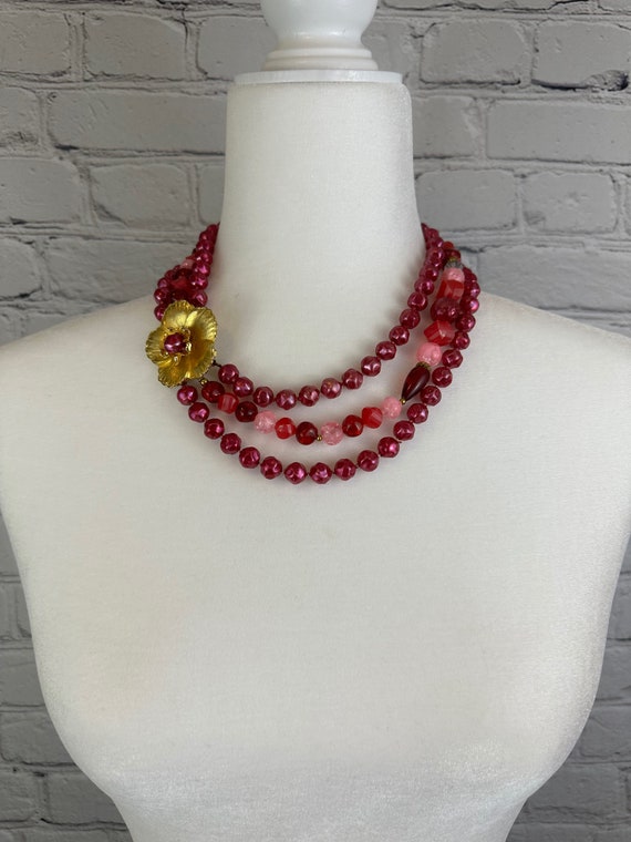 Lucite pink and goldtone necklace - image 5