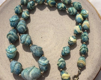 Vintage marbled blue and cream bead necklace